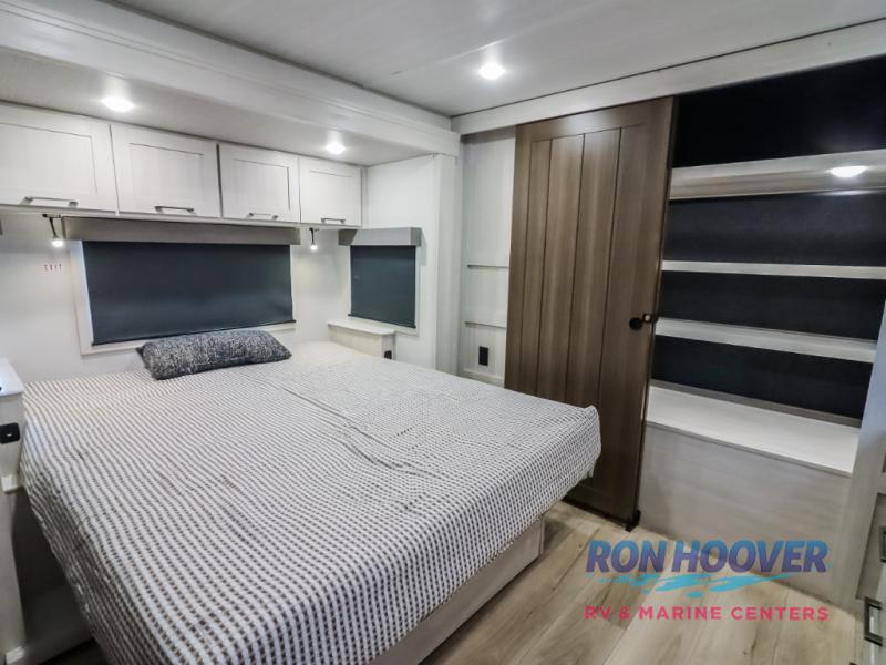 2026 FOREST RIVER 302RDBS - Image 25