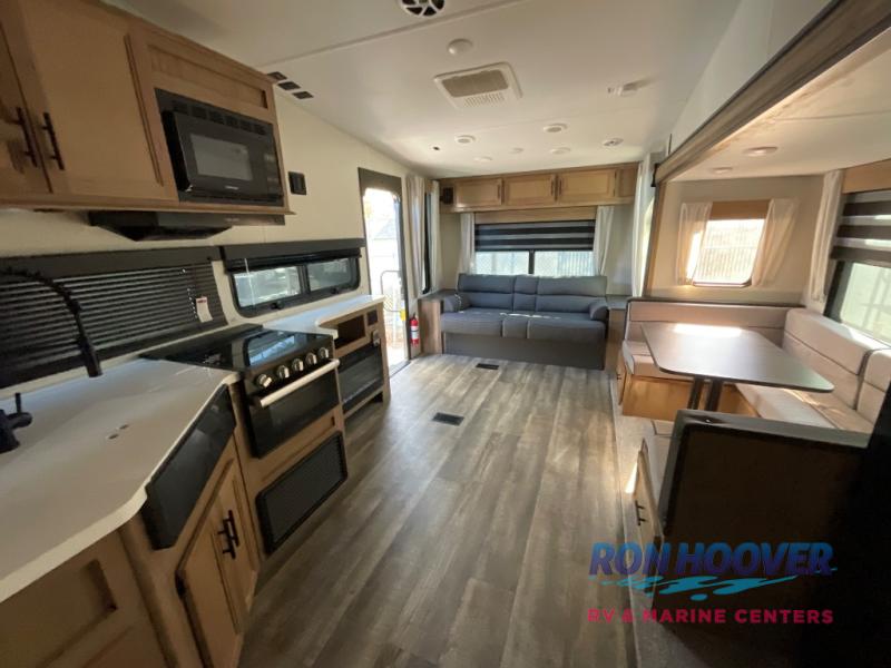 2023 FOREST RIVER CHEROKEE BLACK LABEL M245TRBL - Image 8