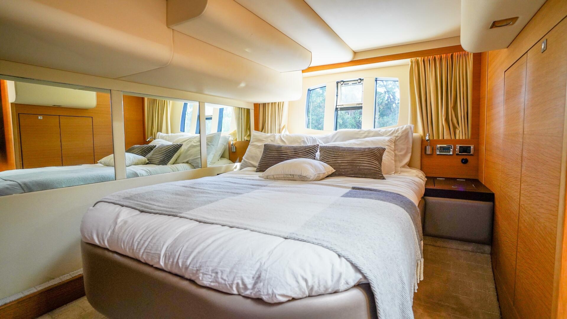 2009 Fairline - Image 28