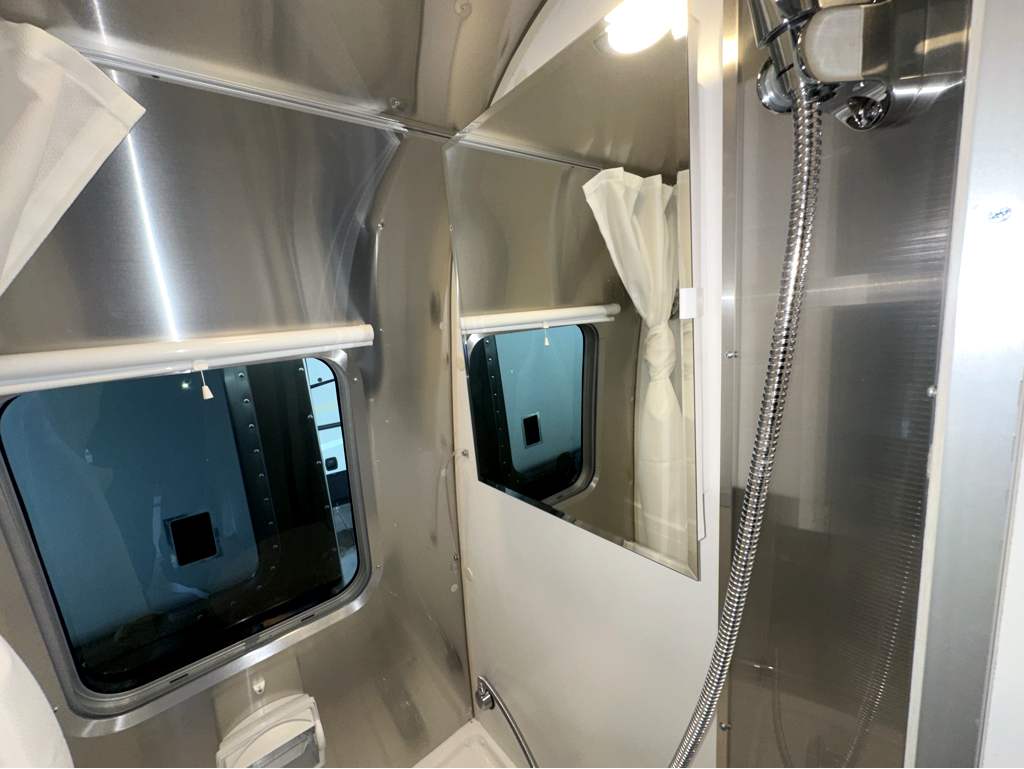 2026 AIRSTREAM BAMBI 16RB - Image 23
