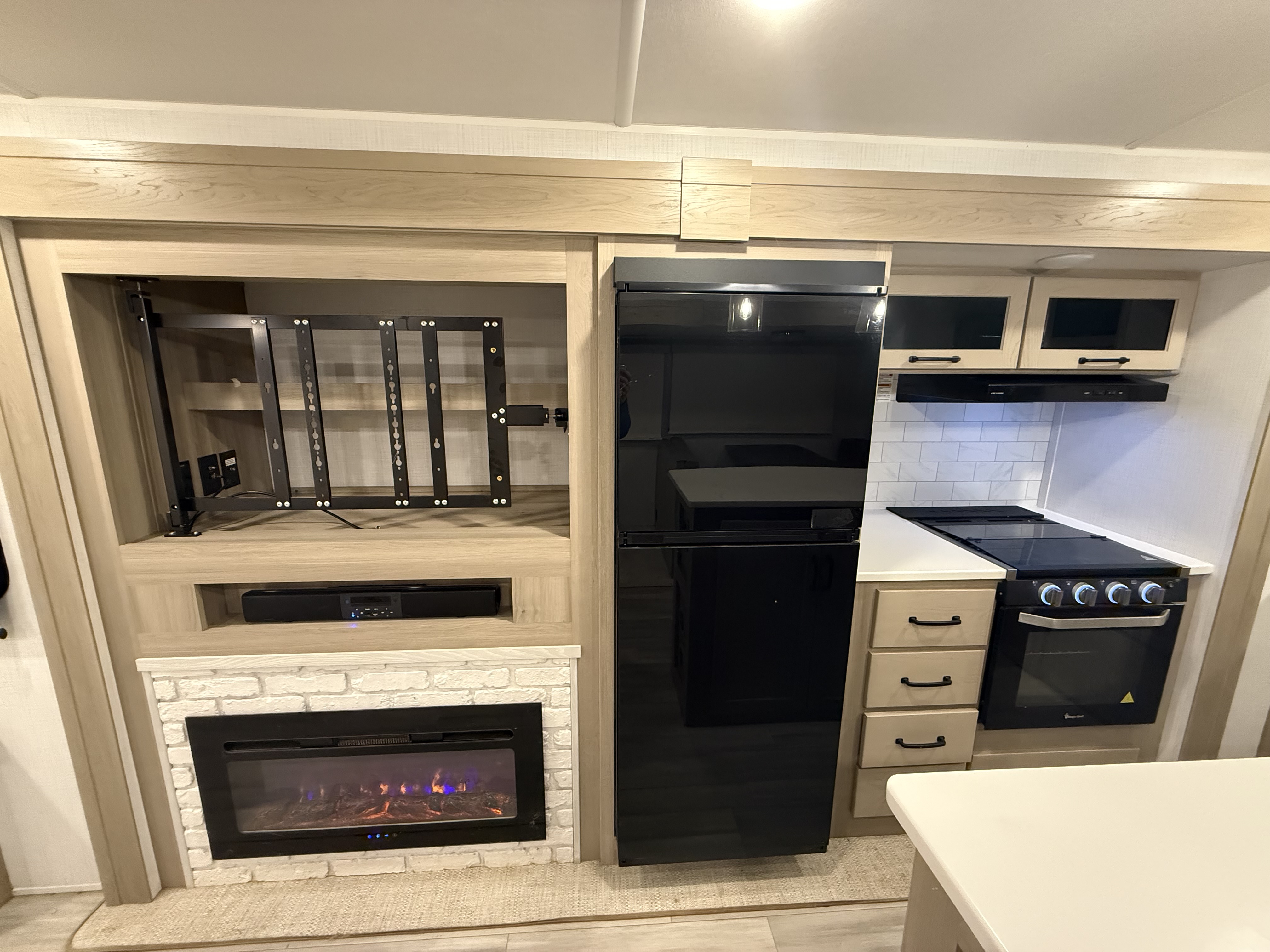 2024 Forest River Rockwood Ultra Lite 2906BS - Image 14