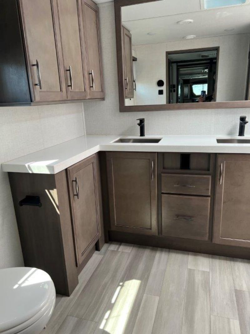 2023 Grand Design Solitude 380FL - Image 11