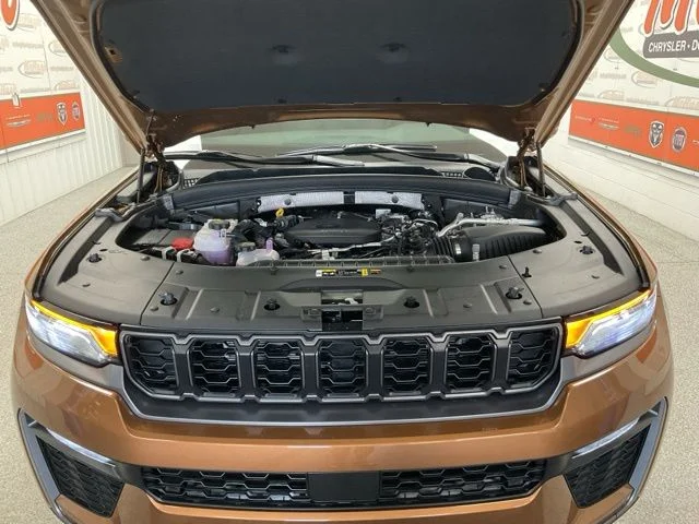 2026 Jeep Grand-Cherokee-L Laredo Altitude 4x4 - Image 17