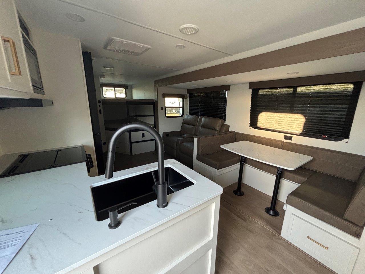 2027 Grand Design Transcend XPLOR 27DBX - Image 4