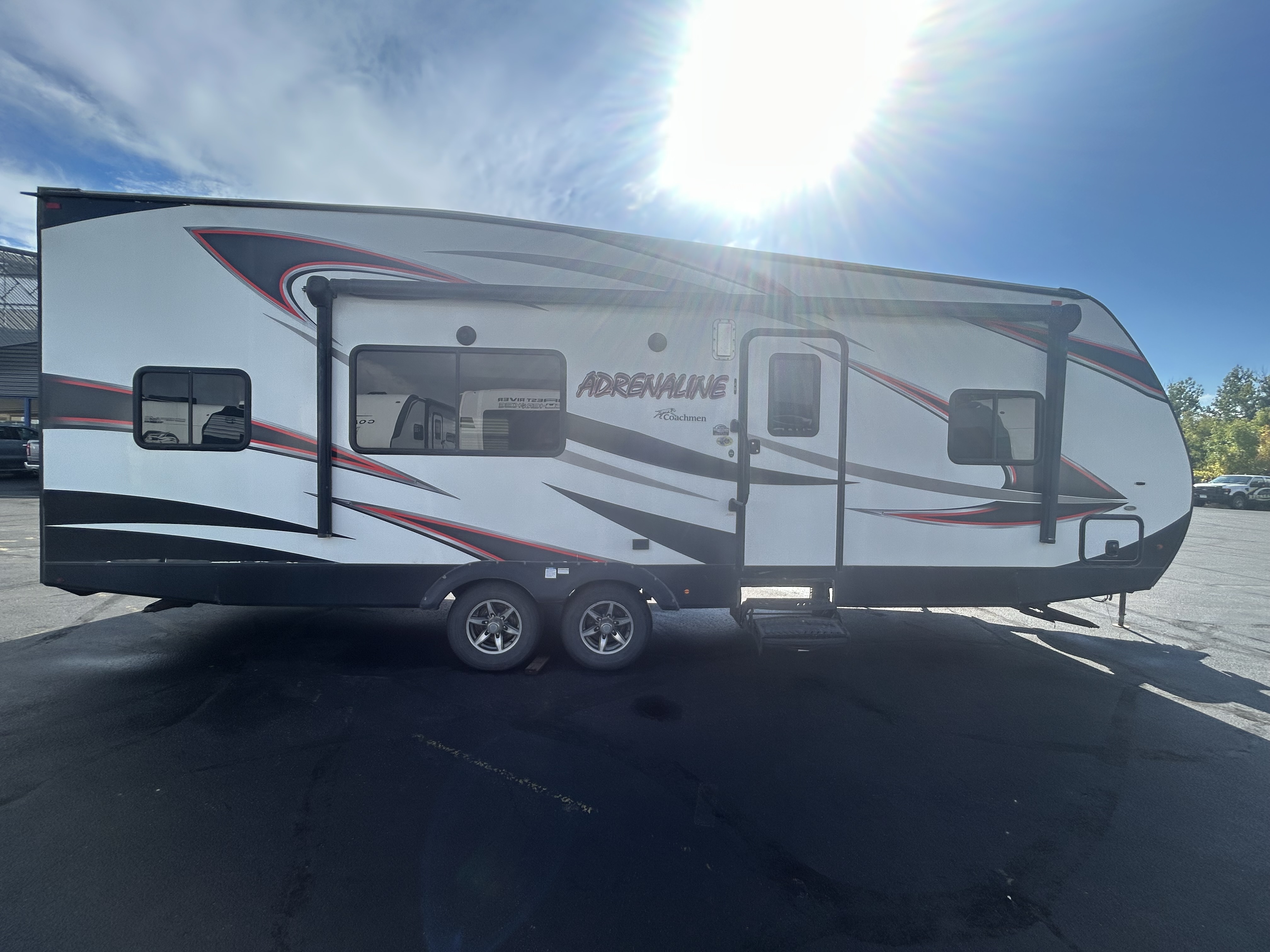 2016 Coachmen Adrenaline 26CB - Image 4