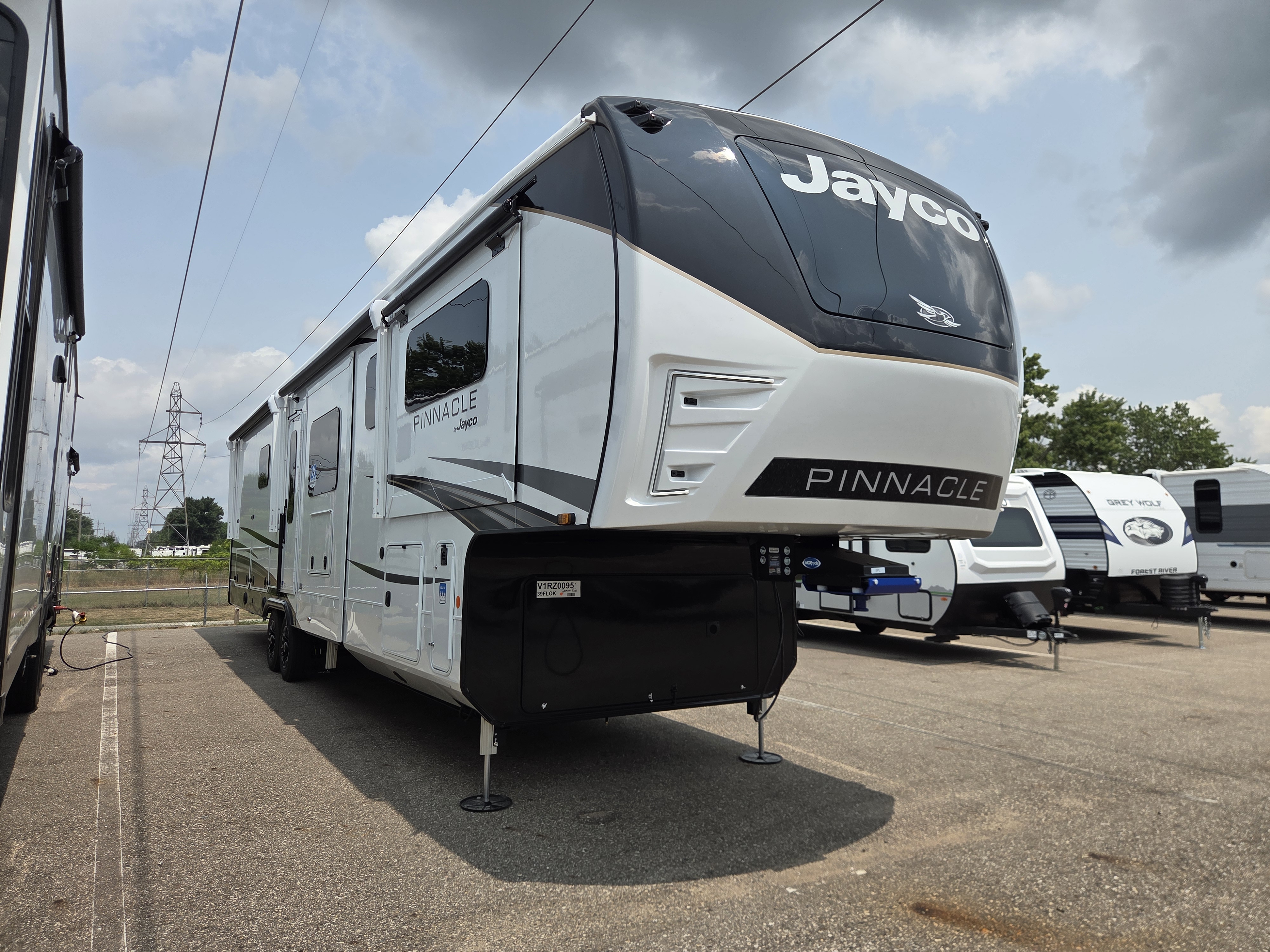 2027 Jayco Pinnacle 39FLOK - Image 1