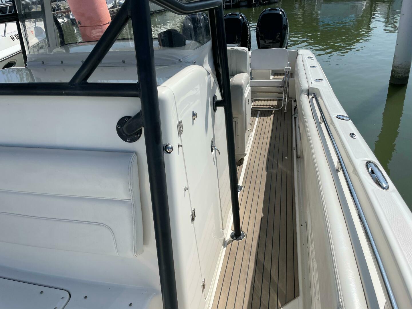 2009 Triton 351 Center Console - Image 13