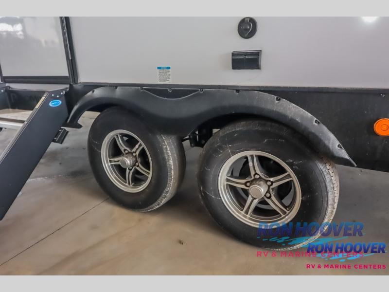 2025 PALOMINO 2430BHS - Image 38