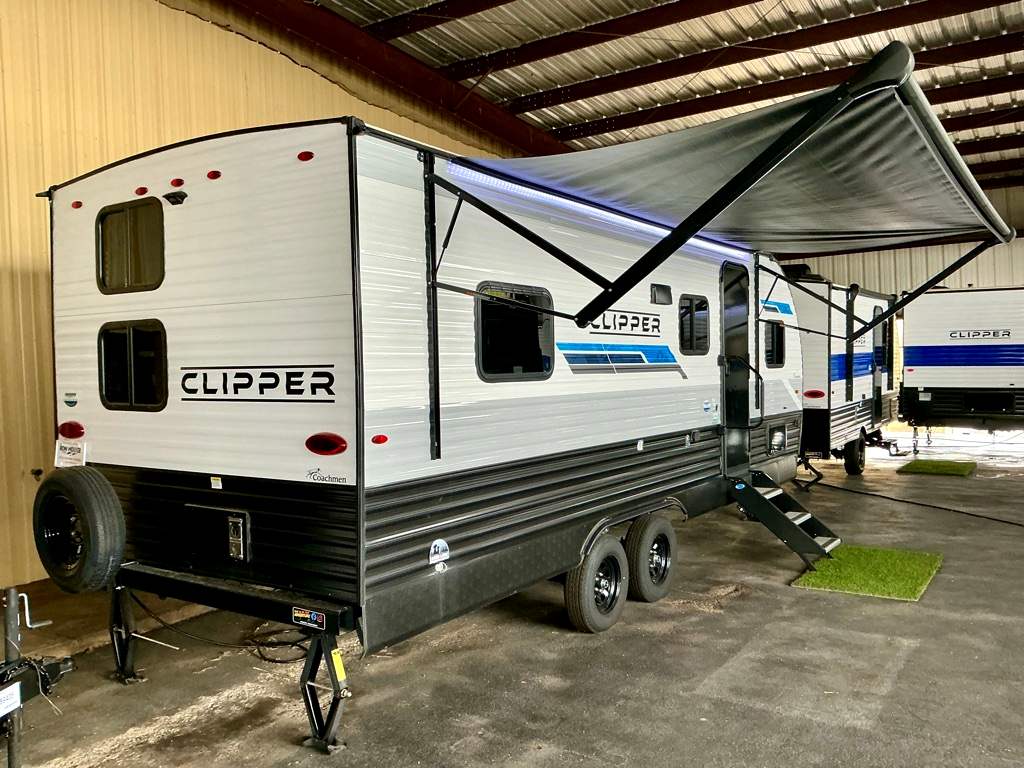 2024 COACHMEN 252DBUS - Image 24