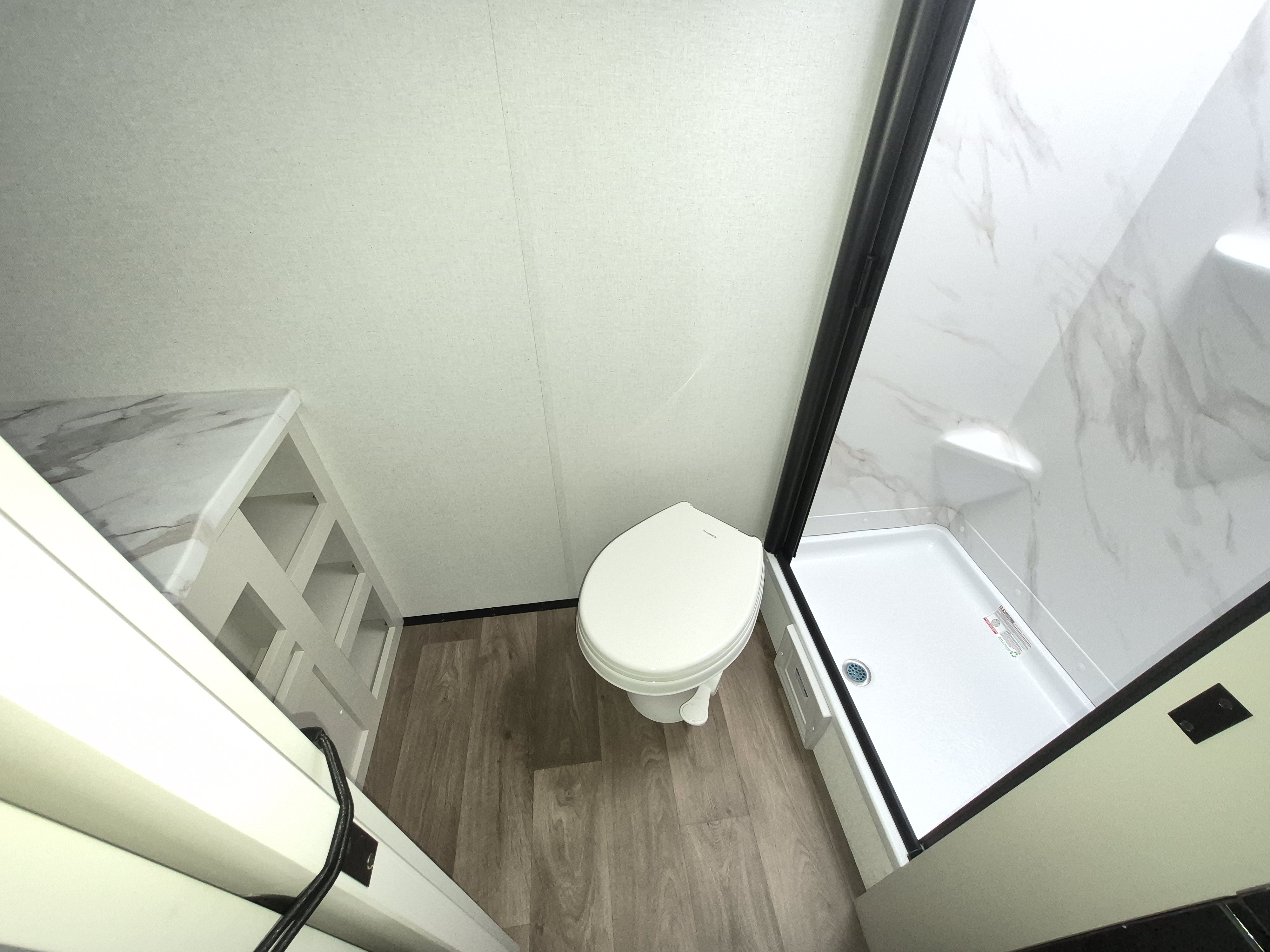 2027 GRAND DESIGN IMAGINE AIM 16MLA - Image 11