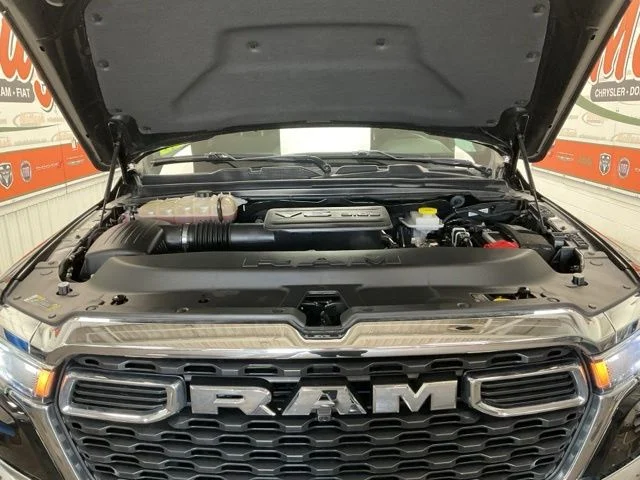 2025 Ram 1500 Big Horn 4x4 Crew Cab 5'7" Box - Image 10