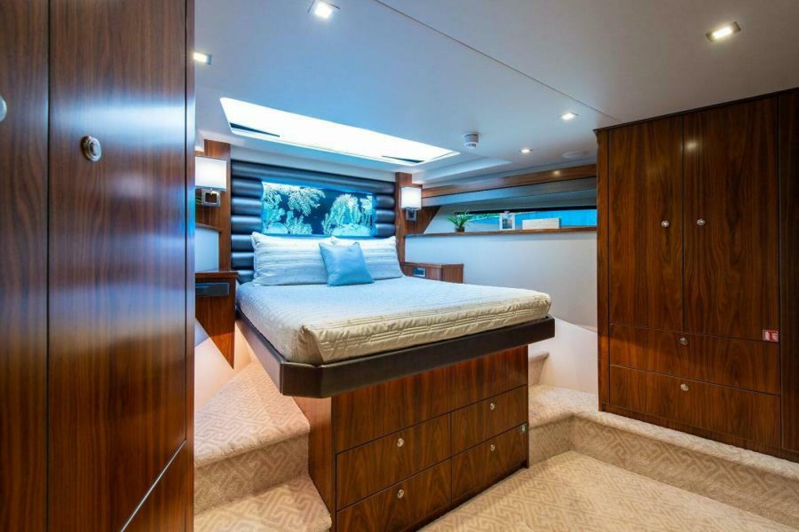 2018 Viking Enclosed Flybridge - Image 29