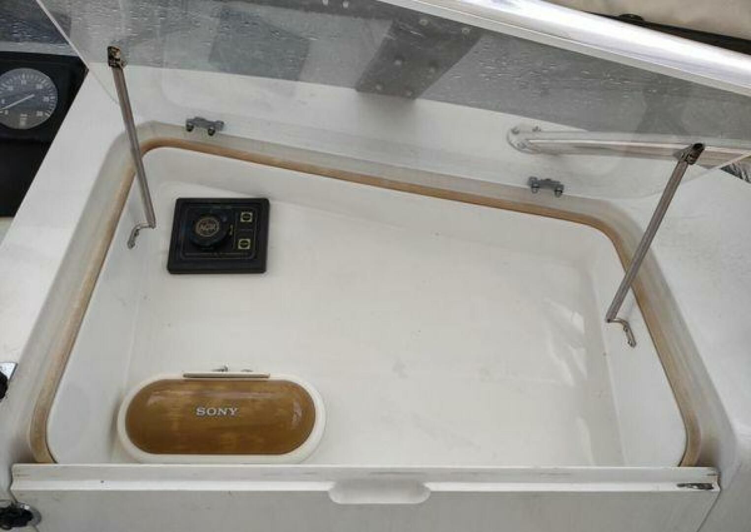 1996 Hatteras 50' Sport Deck - Image 79