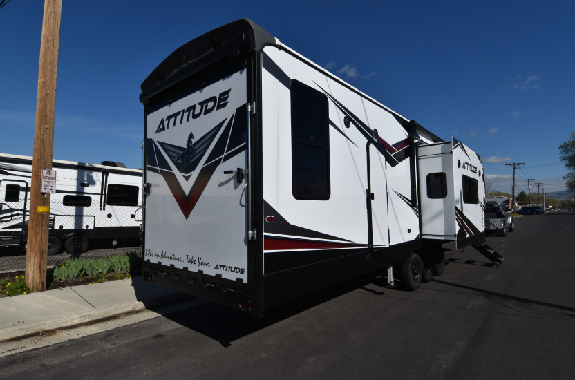 2025 Eclipse Attitude Wide Lite 5th Wheel 39A15G - Image 6