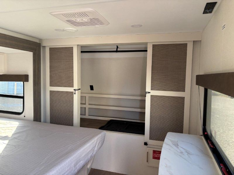 2026 Grand Design Transcend 335BHT - Image 34