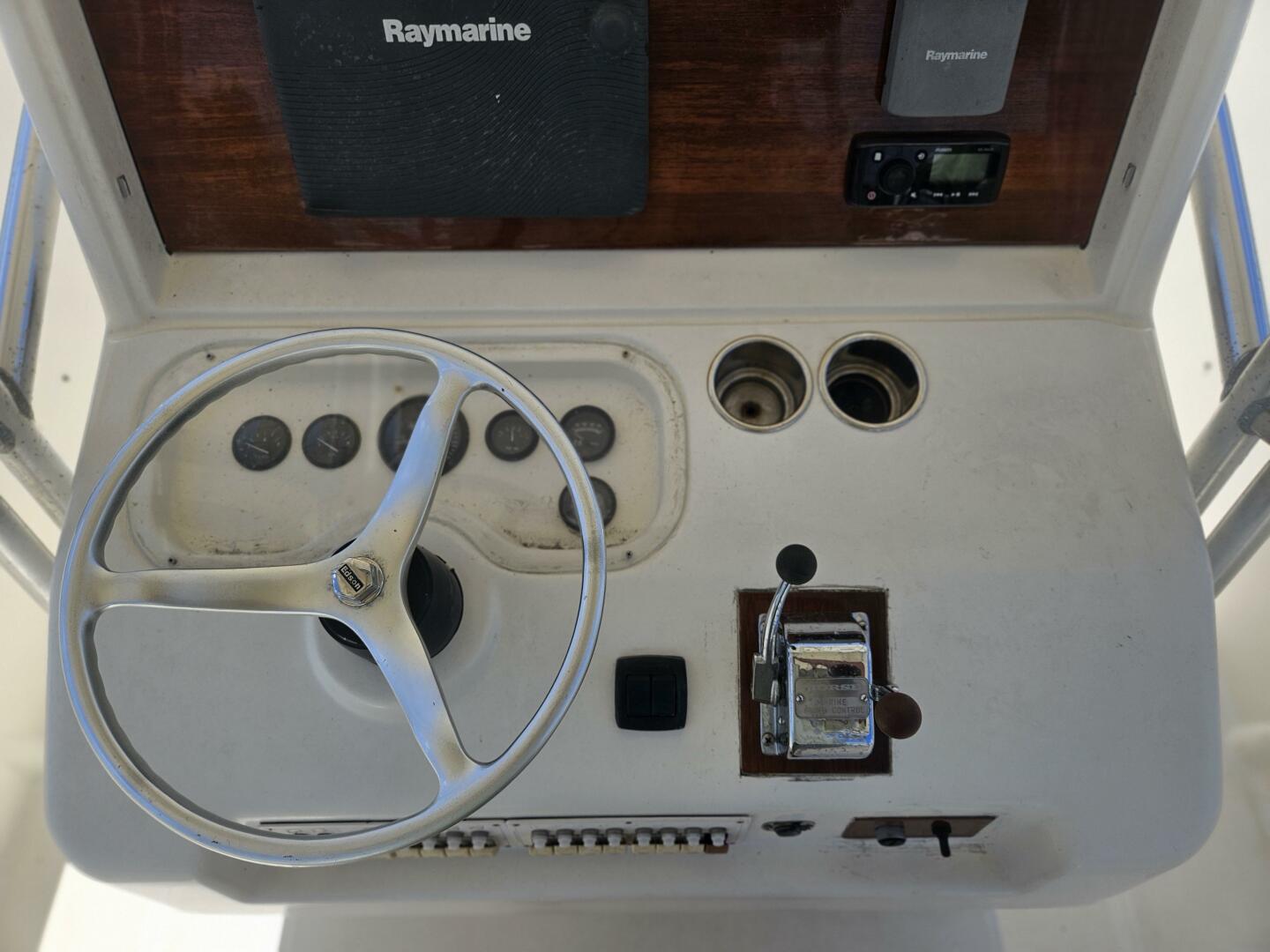 1995 Pursuit 2600 CC - Image 24