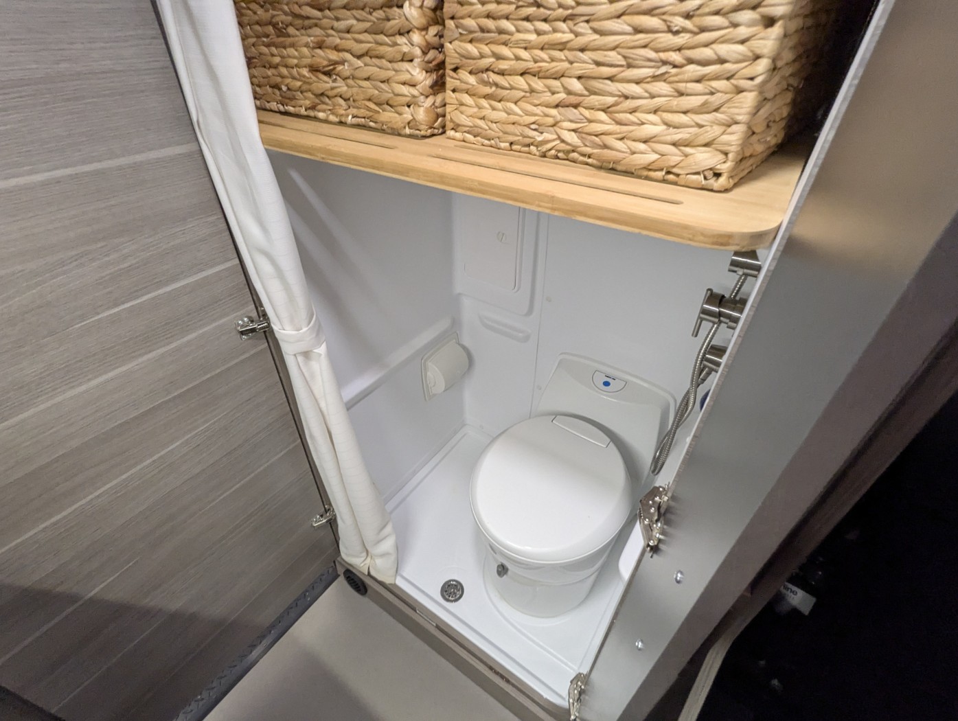 2025 Entegra Coach Launch 19Y - Image 30