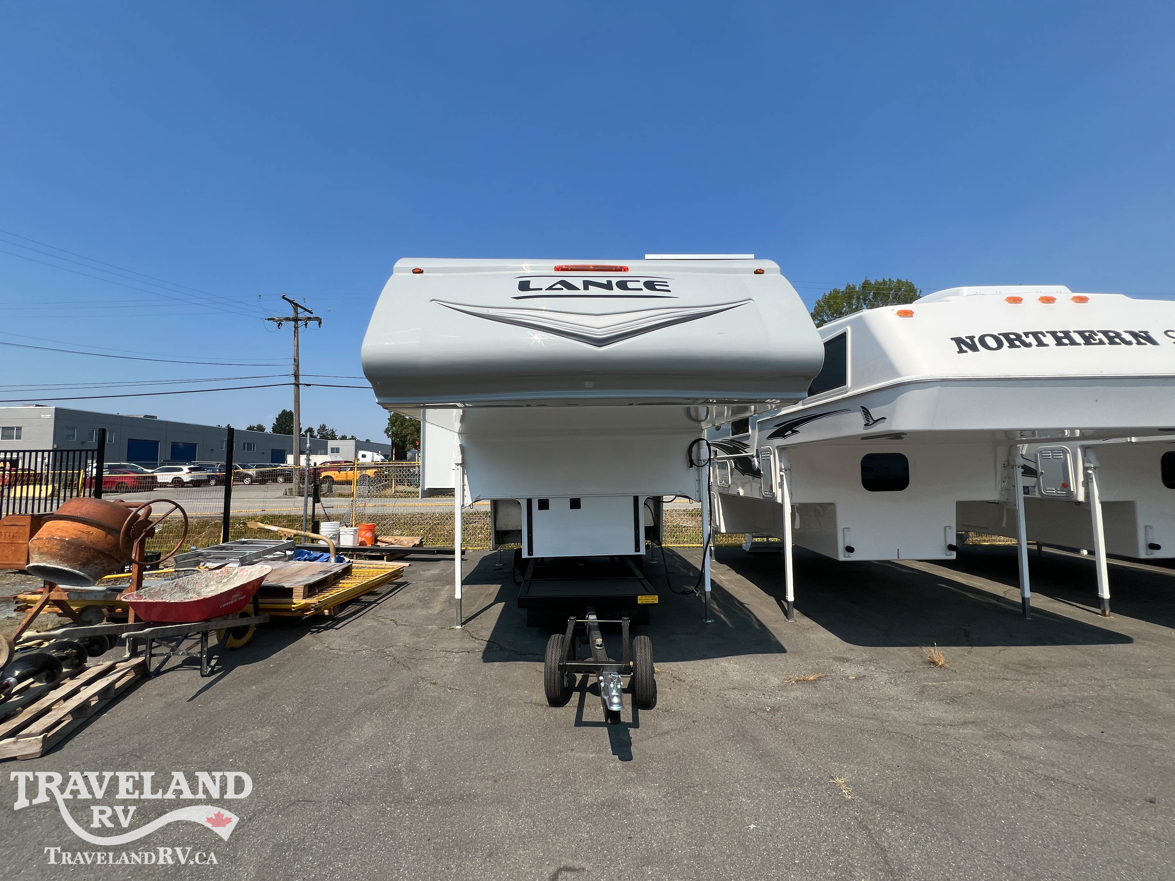 2024 Lance LANCE CAMPER 855S - Image 4