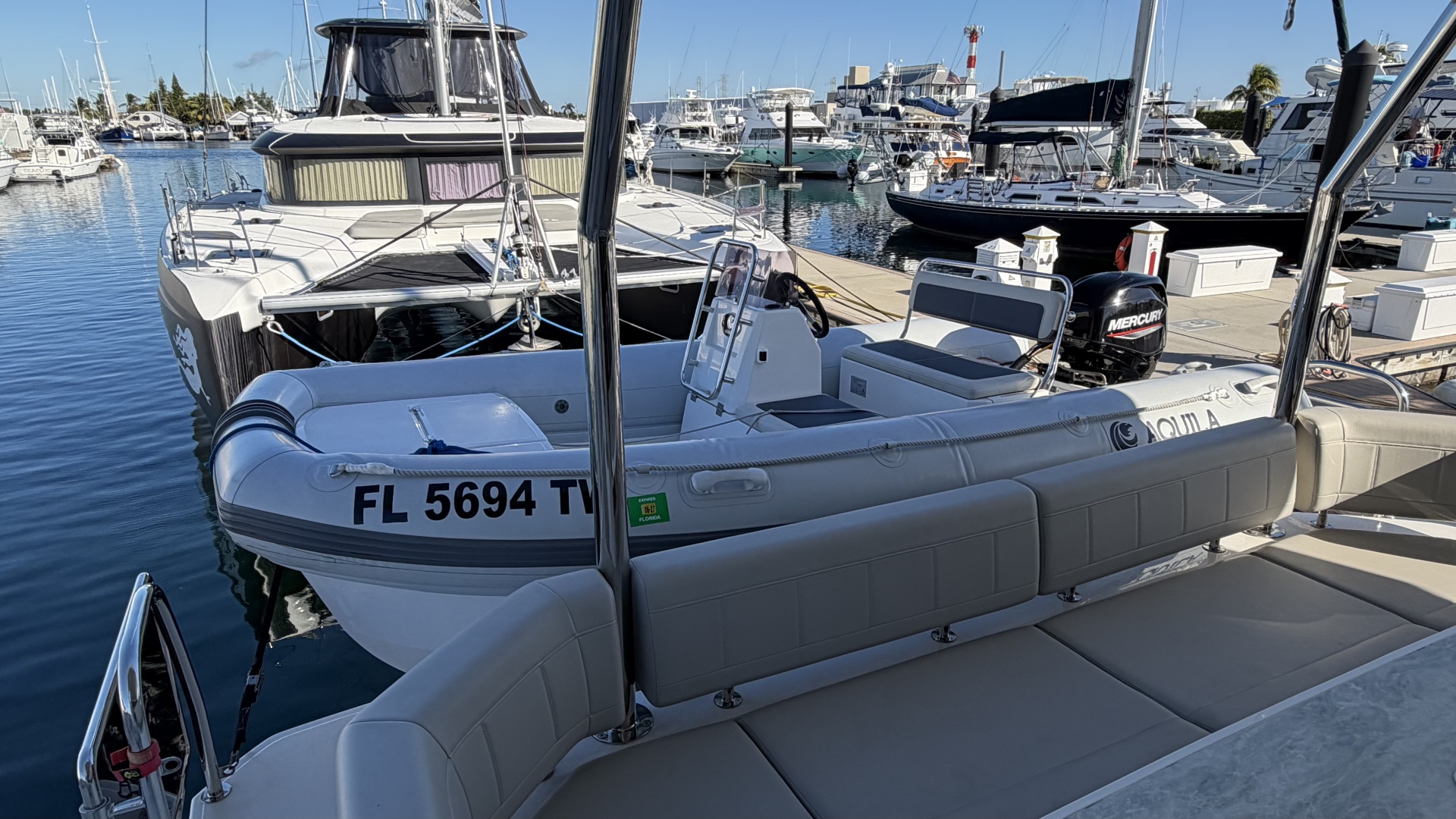 2025 Aquila 54 ENCLOSED BRIDGE - Image 8