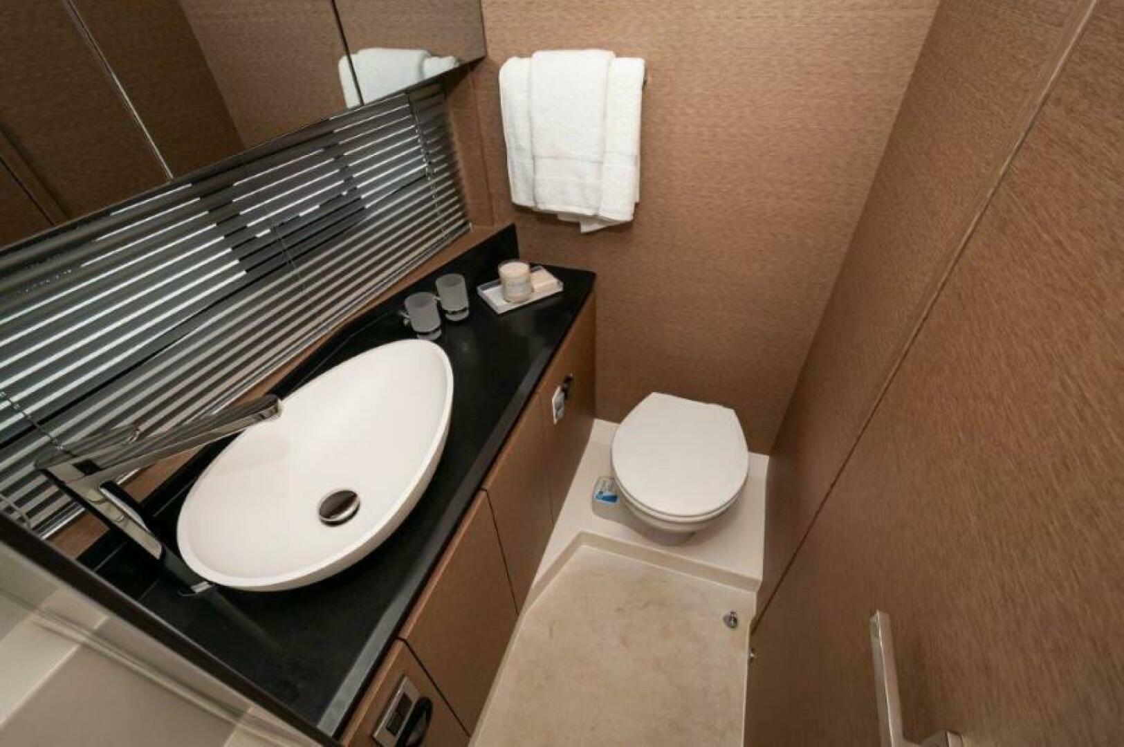 2018 Prestige 460 - Image 21