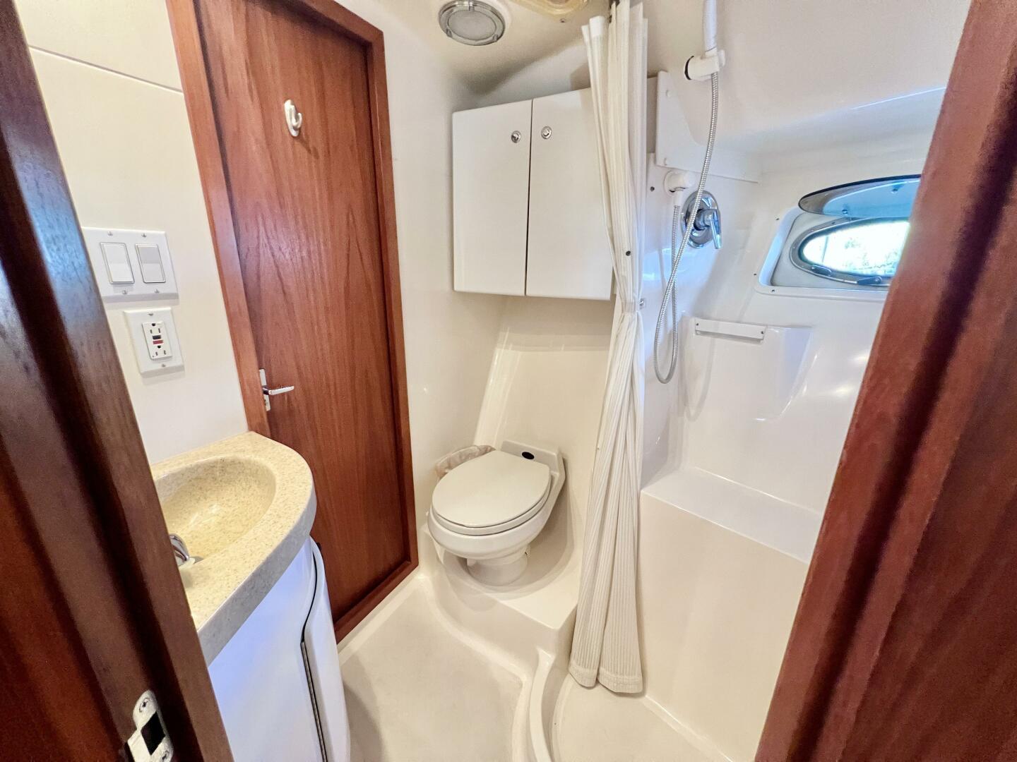 1998 Tiara Yachts 3500 Express - Image 17