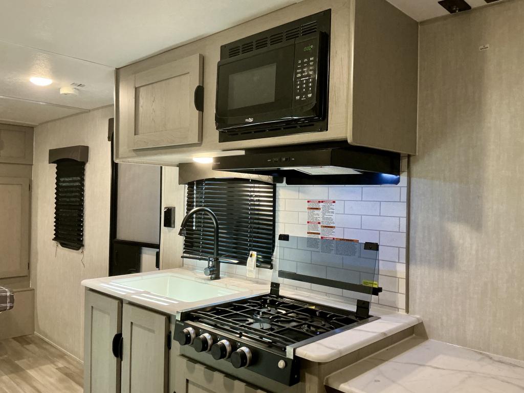 2025 COACHMEN 242MK - Image 6