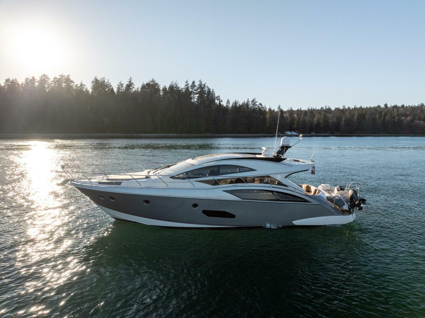 2009 Marquis - Image 2
