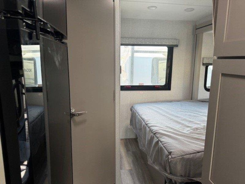 2026 Thor Motor Coach Four Winds Espec 22Z - Image 18