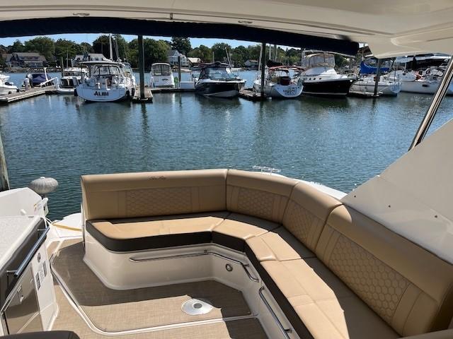 2020 Sea Ray Sundancer 320 - Image 9