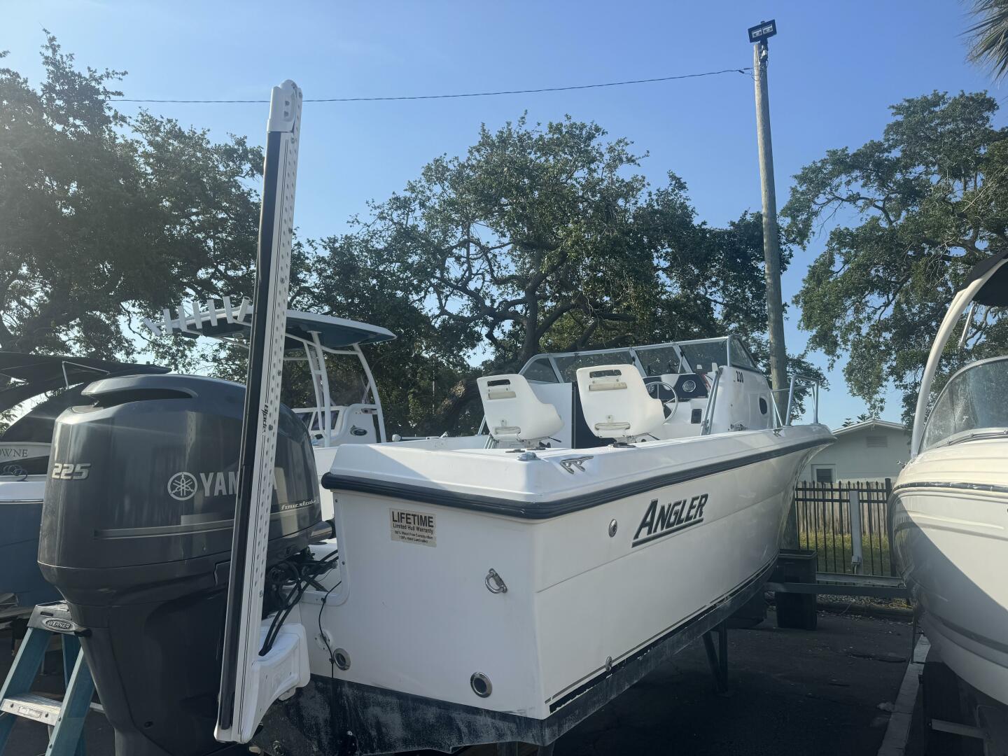 2004 Angler 220 Walkaround - Image 4