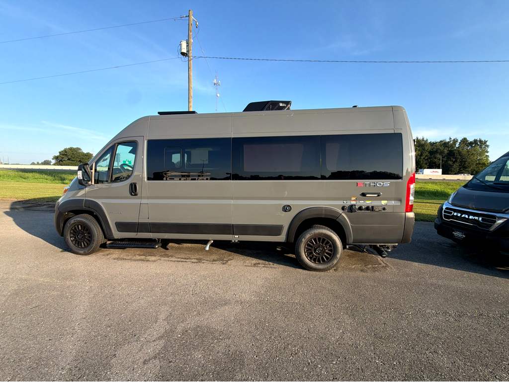 2027 ENTEGRA COACH ETHOS 20T - Image 6