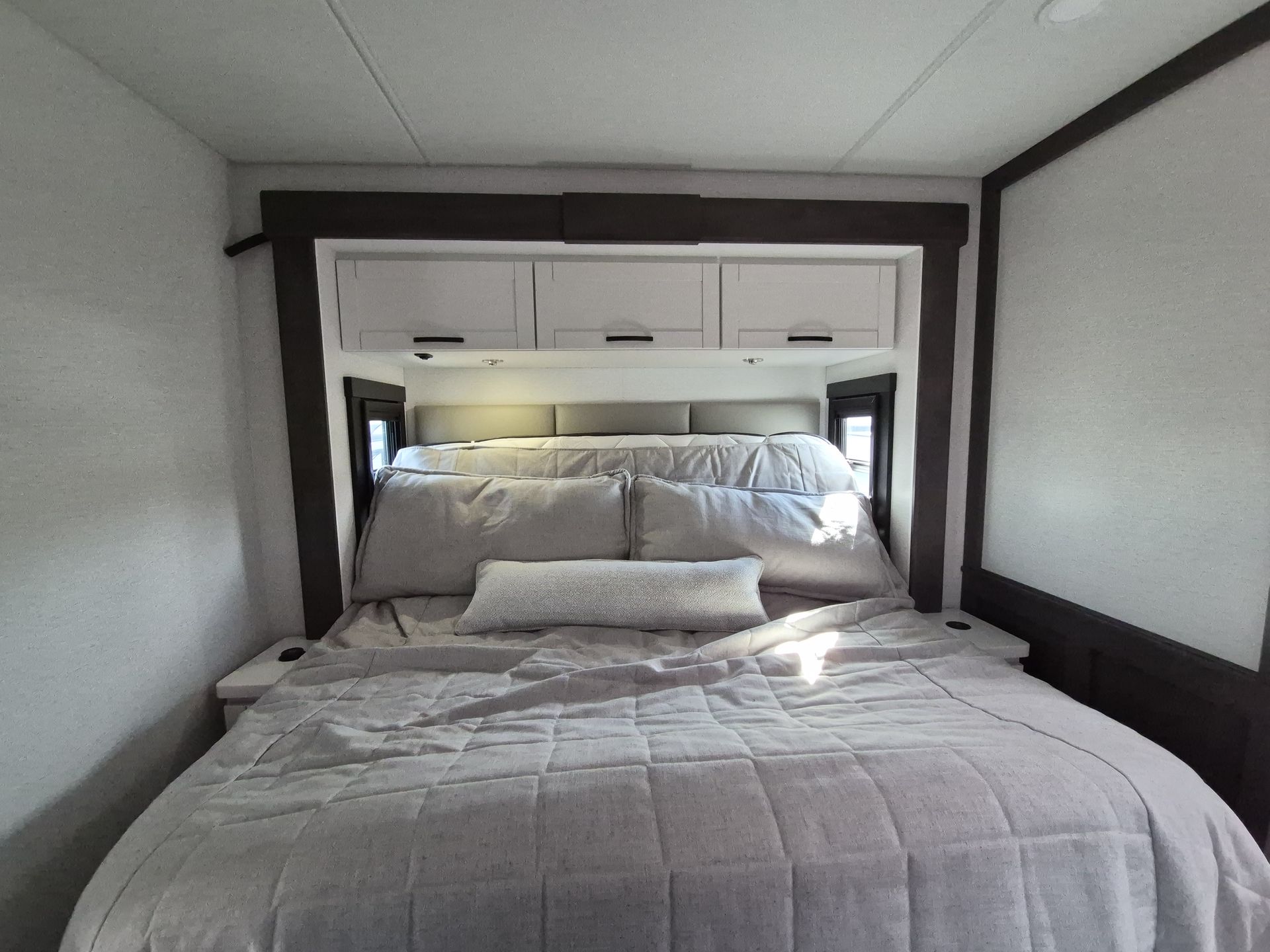 2027 Entegra Coach Accolade 37K - Image 25
