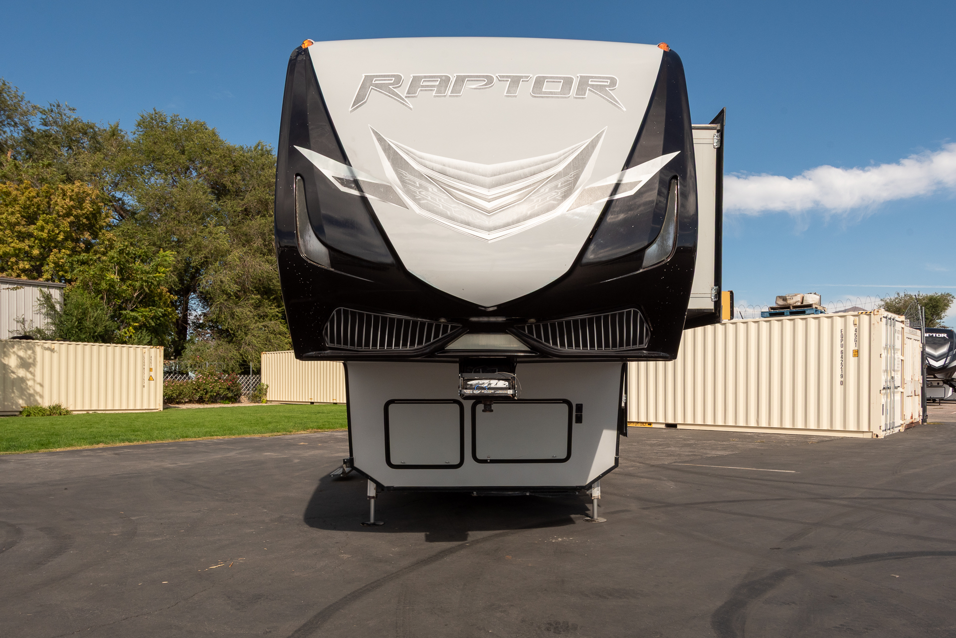 2017 Keystone Raptor 424TS - Image 30