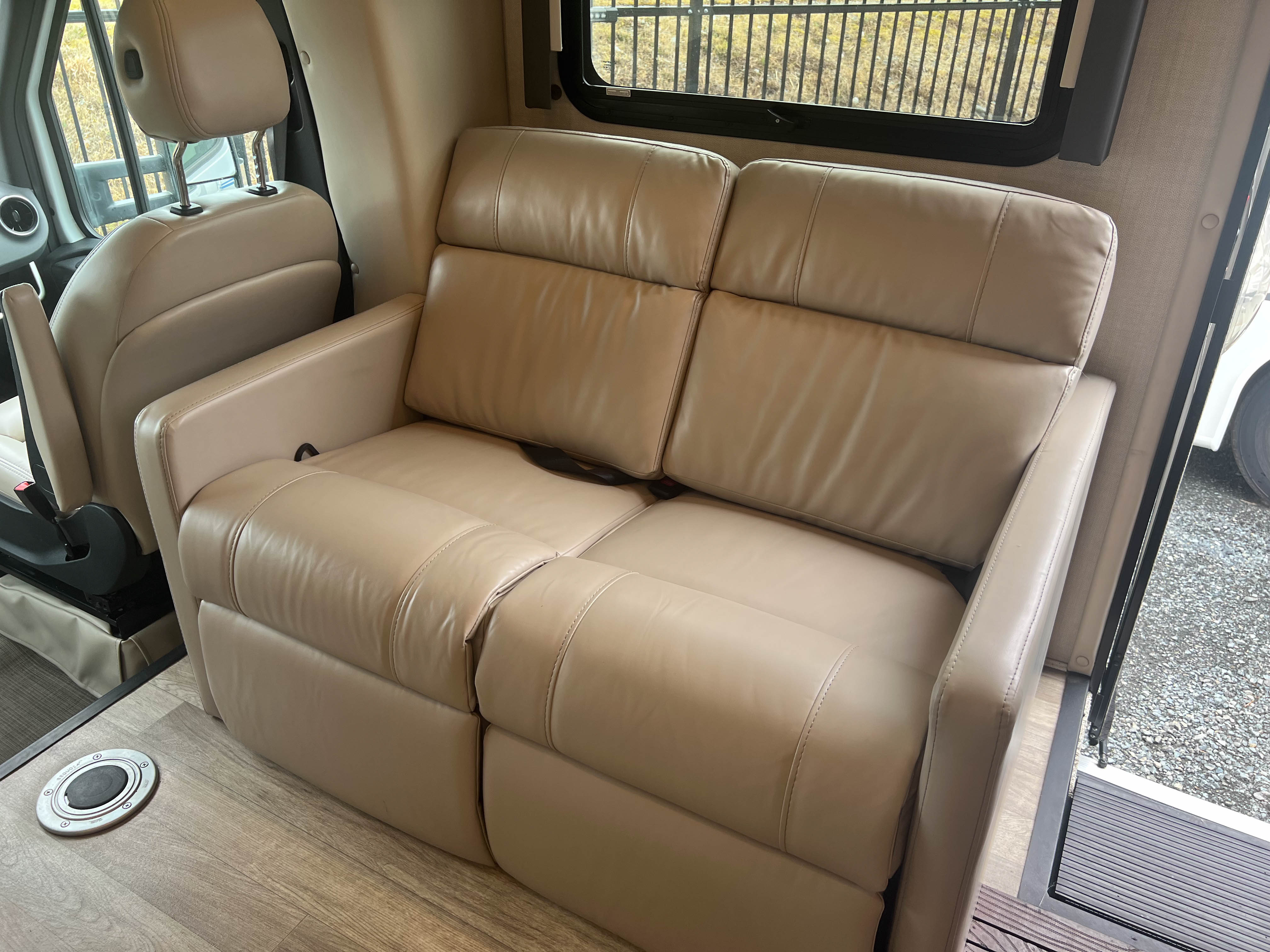 2024 Thor Motor Coach Tiburon 24RW - Image 13