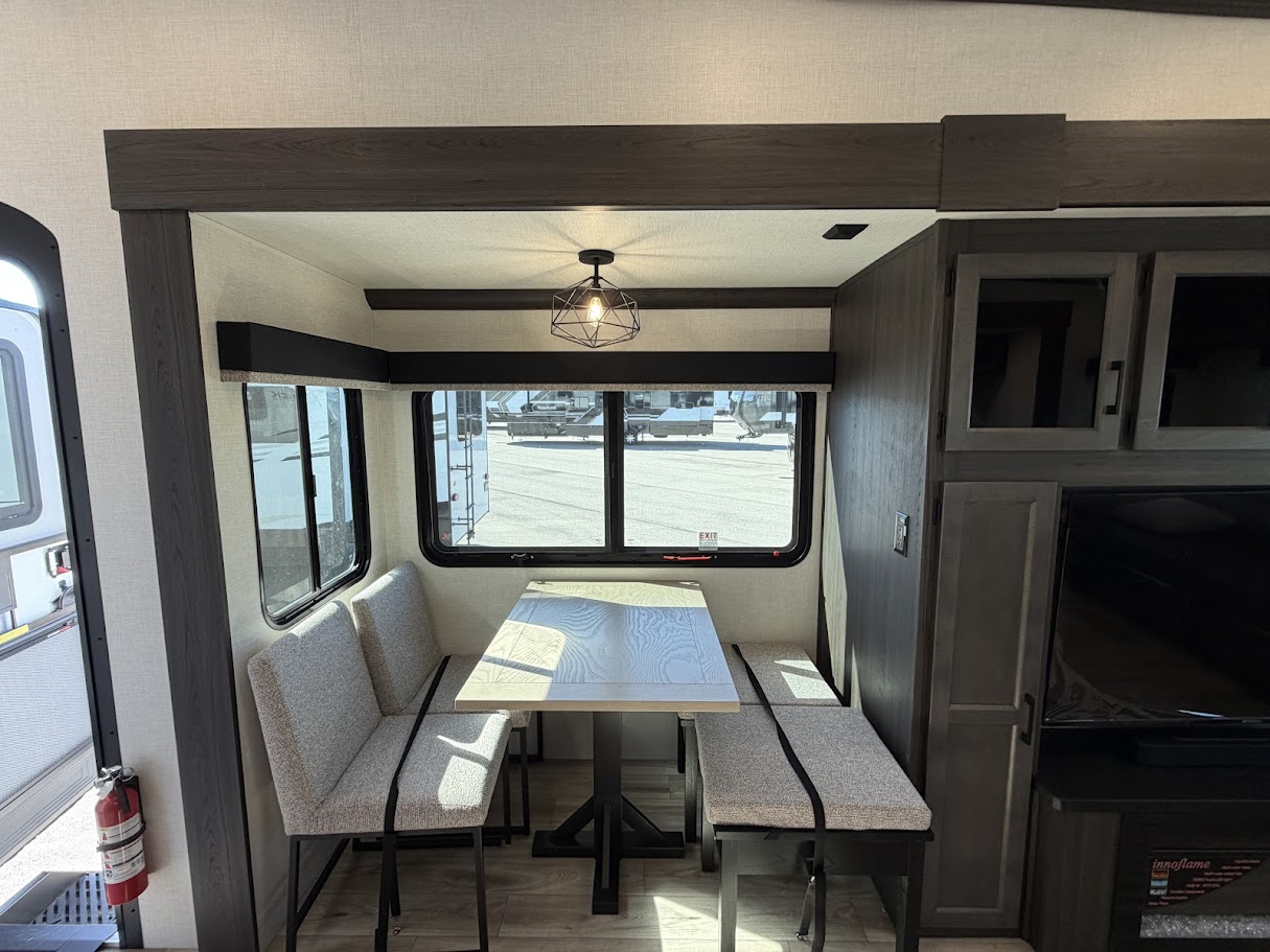 2026 VENTURE RV SPORTTREK 353VIK - Image 22