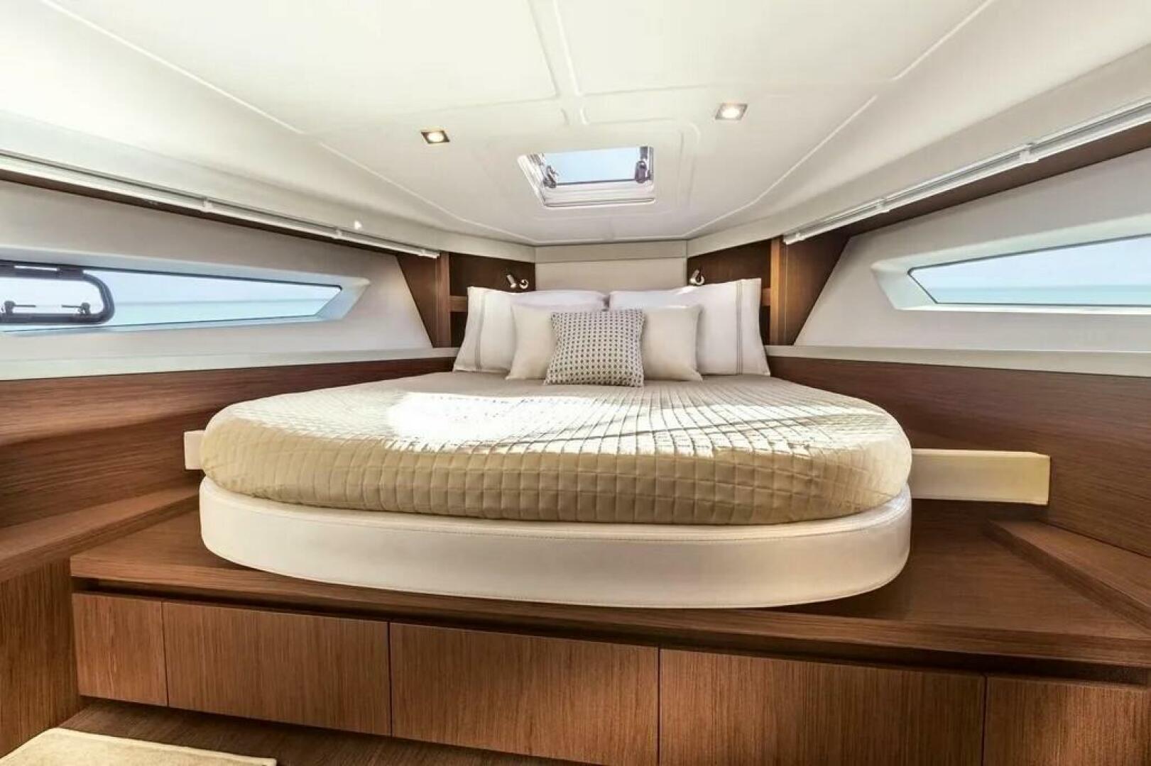 2019 Beneteau Gran Turismo 40 - Image 17