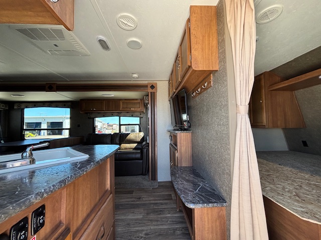 2018 SPRINGDALE SUMMERLAND 2960BH - Image 17