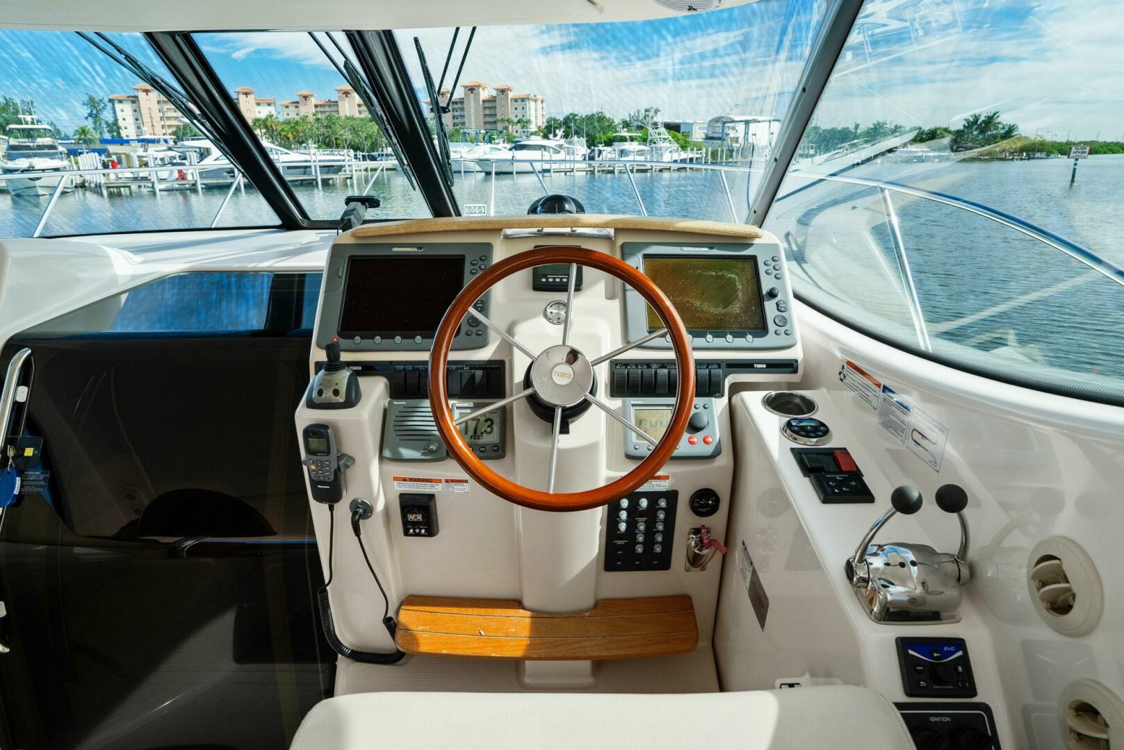 2008 Tiara Yachts 3500 Sovran - Image 2