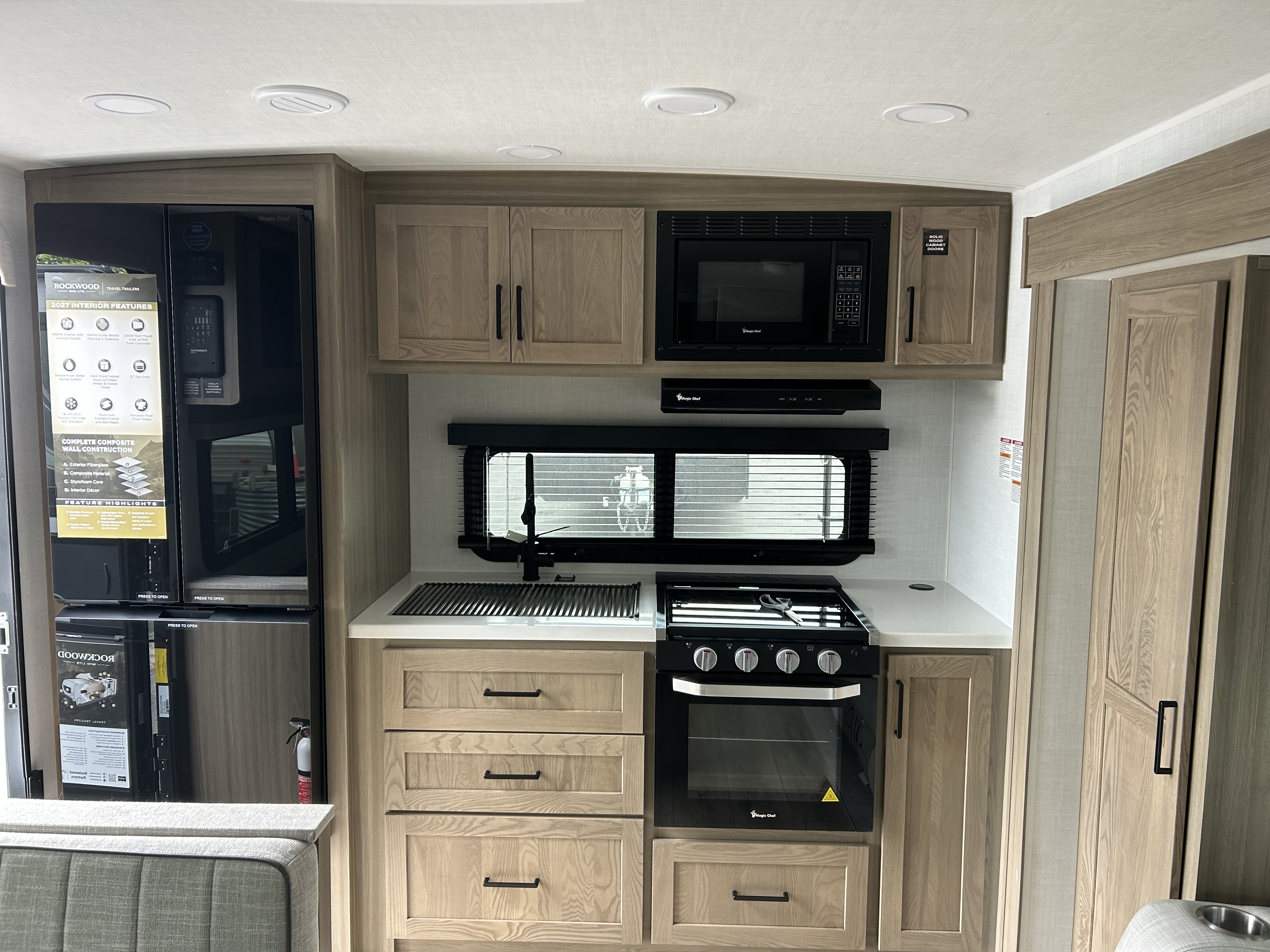 2027 Forest River Rockwood Mini Lite 2515S - Image 17