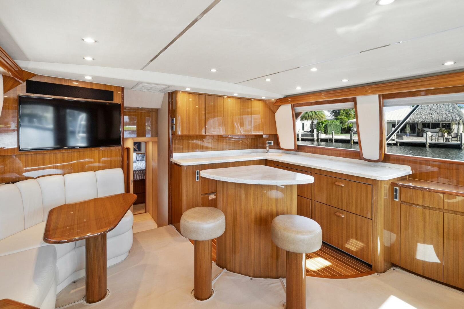 2015 Viking 46 Convertible - Image 3