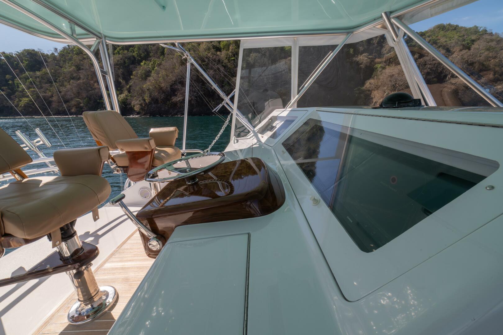 2006 Viking 56 Convertible - Image 11