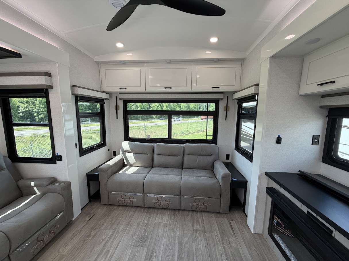 2027 JAYCO PINNACLE 32RLTS - Image 11