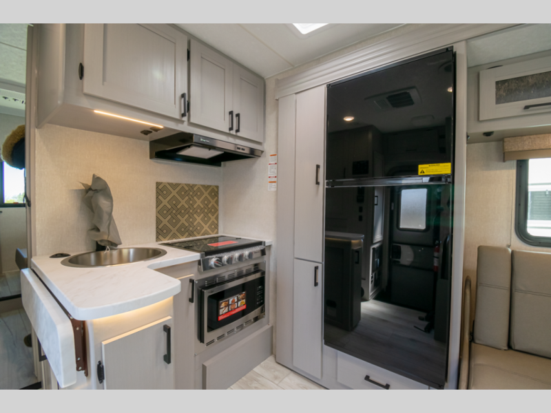 2025 Coachmen Freelander 26DS Ford - Image 111