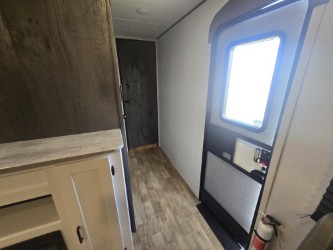 2023 KEYSTONE HIDEOUT 28RKS - Image 27