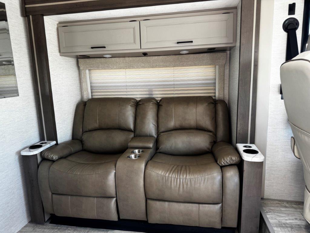2025 Thor Motor Coach Freedom Traveler A24 - Image 11