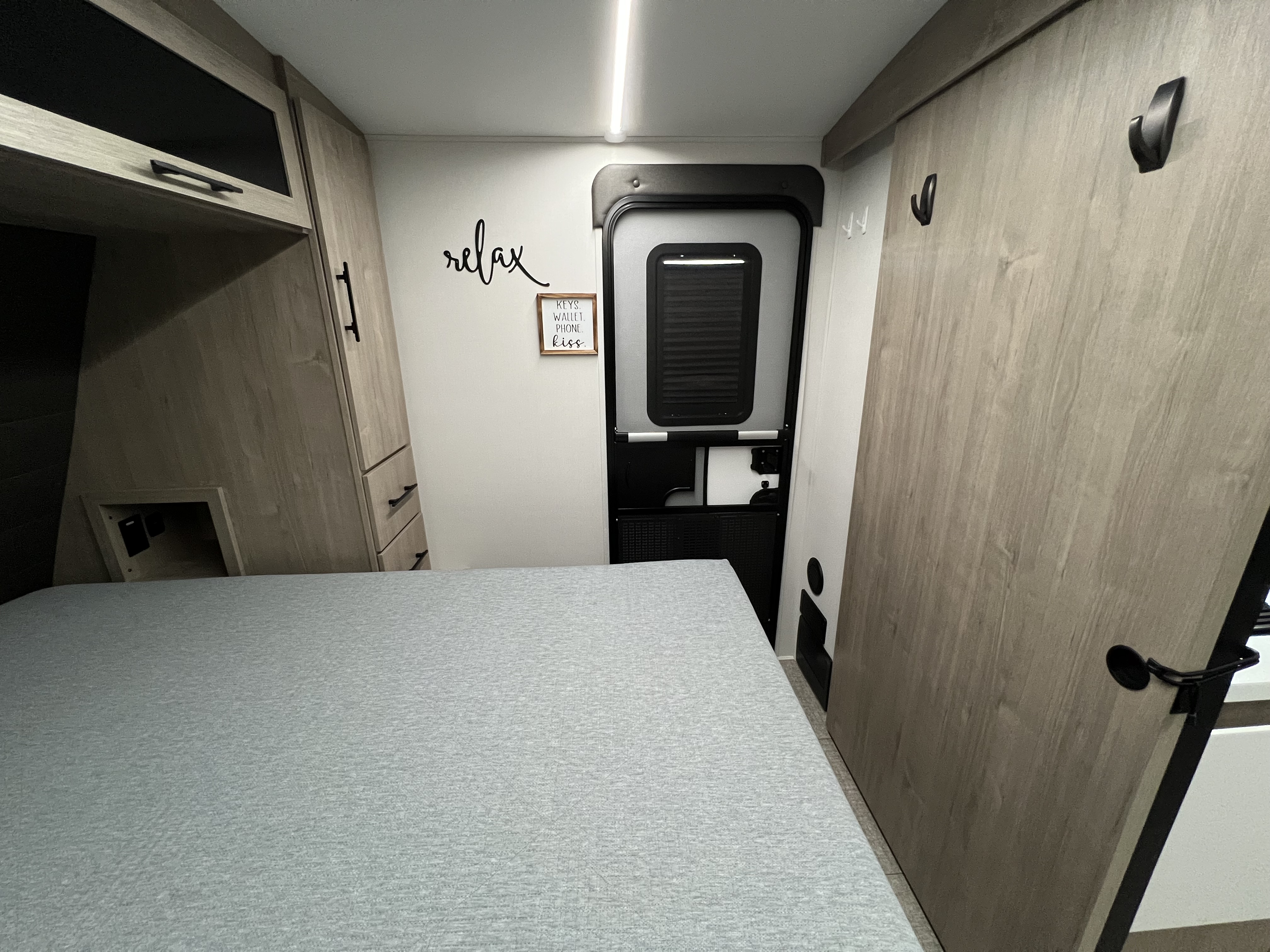 2025 Grand Design Imagine 2470BH - Image 19