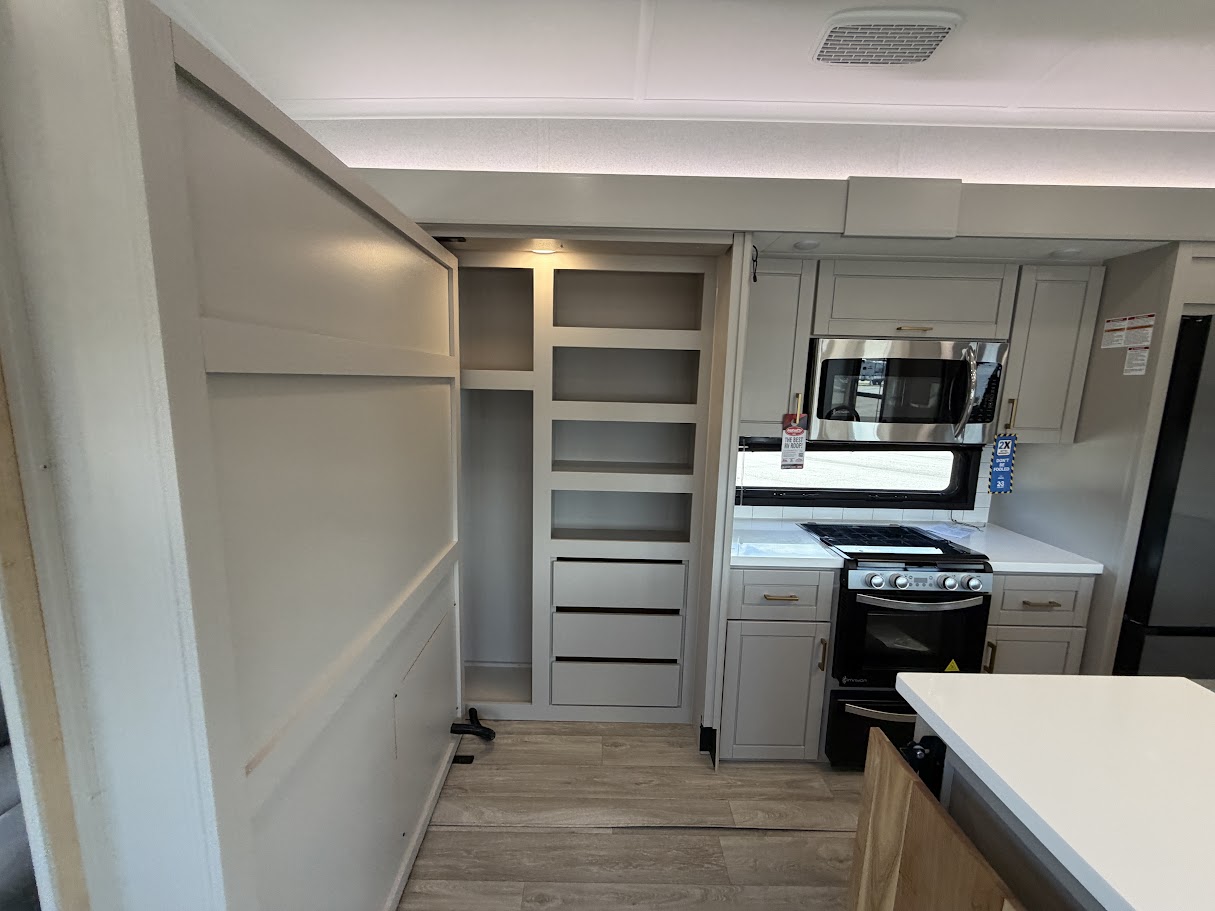 2027 JAYCO NORTH POINT 361RLBH - Image 21