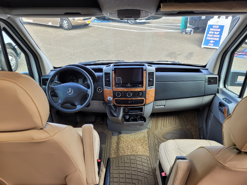 2016 Thor Motor Coach Siesta Sprinter 24SL - Image 6