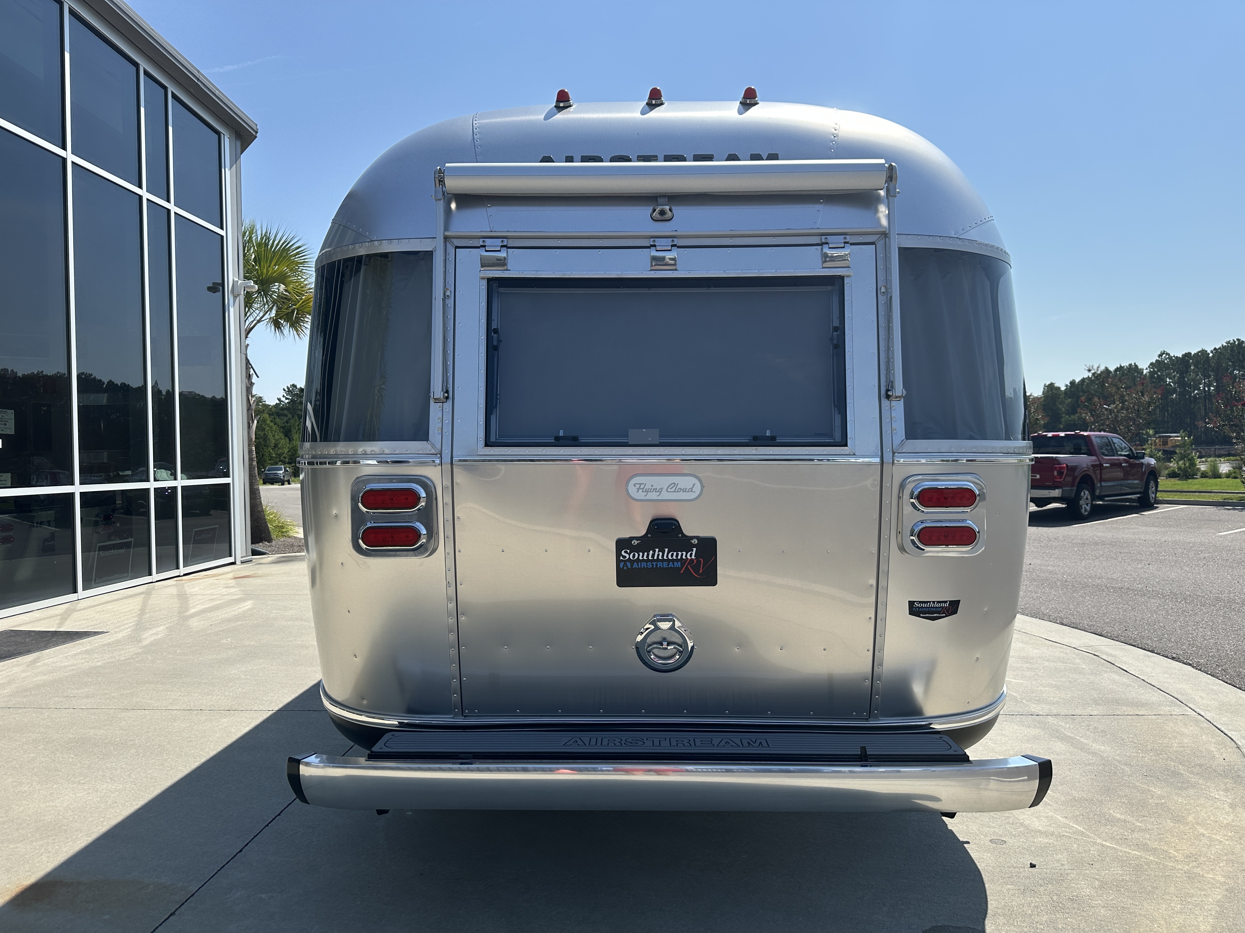 2027 Airstream Flying Cloud 27FBT - Image 5