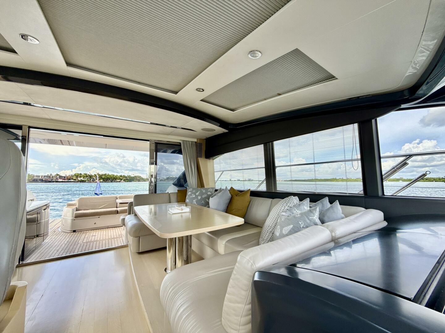 2017 Princess V58 - Image 9
